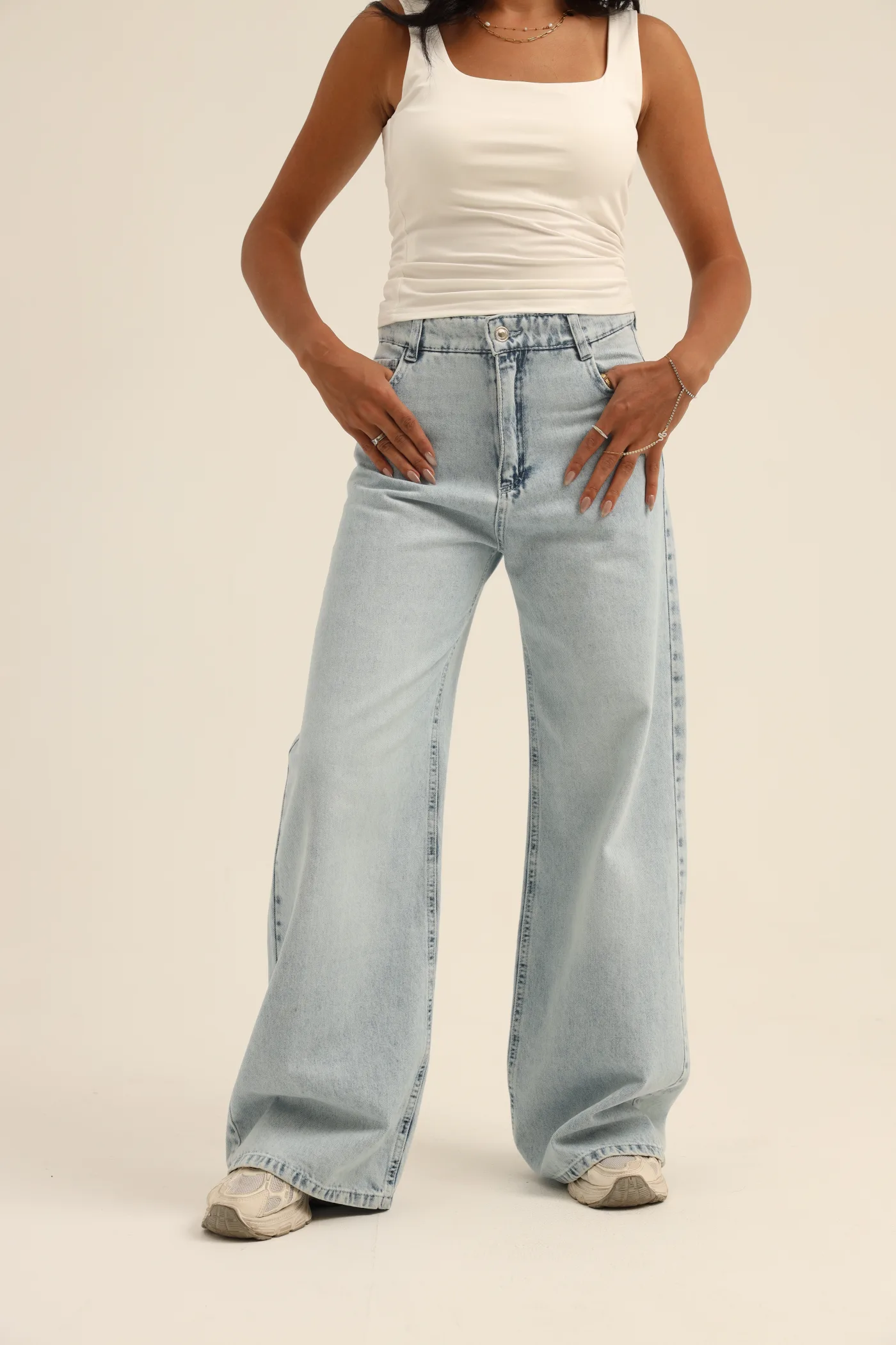Long Wide-Leg Jeans